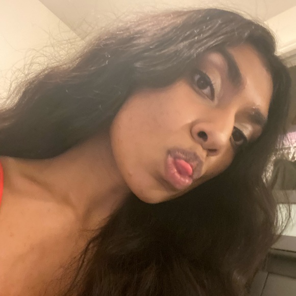 Meet your Posher, Lydia - Picture 1 of 1